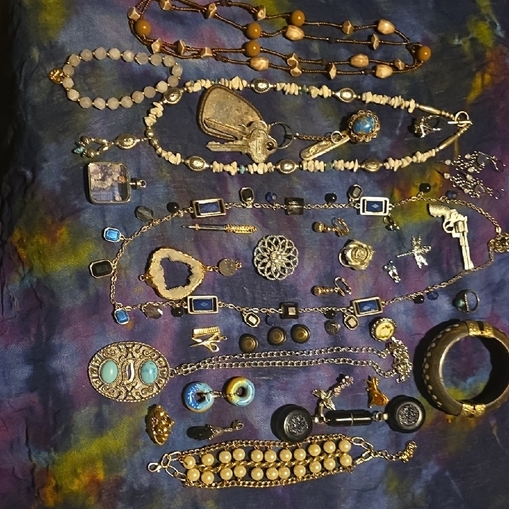 Vintage Silver And Gold Tone Jewelry Lot